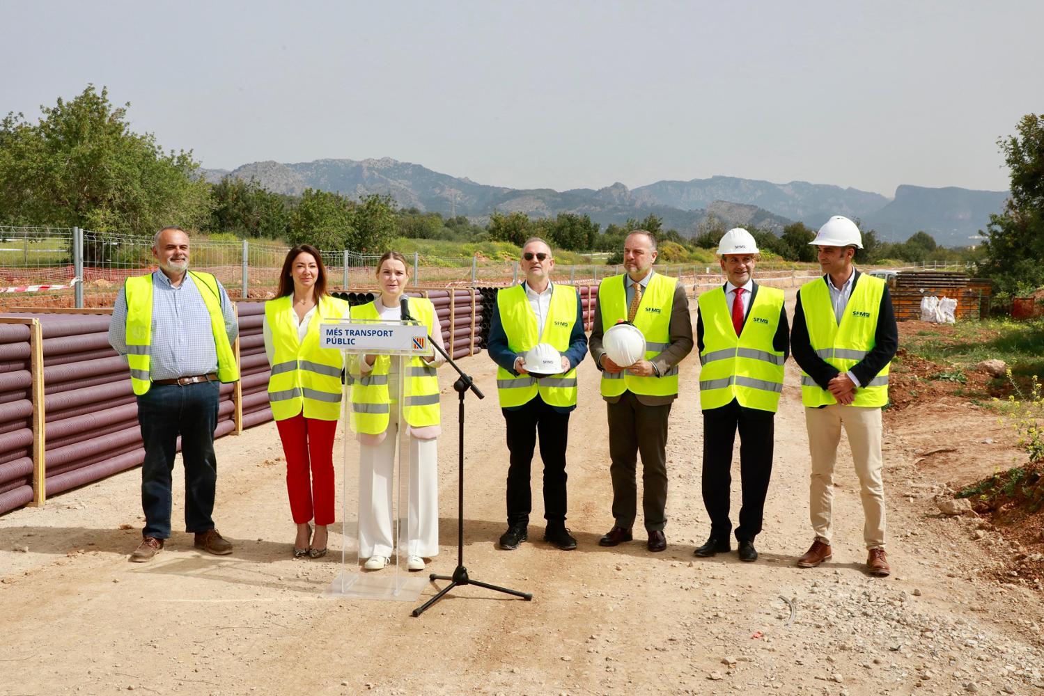 Prohens supervisa las obras del metro en el Parc Bit y avanza en la inversión para mejorar el