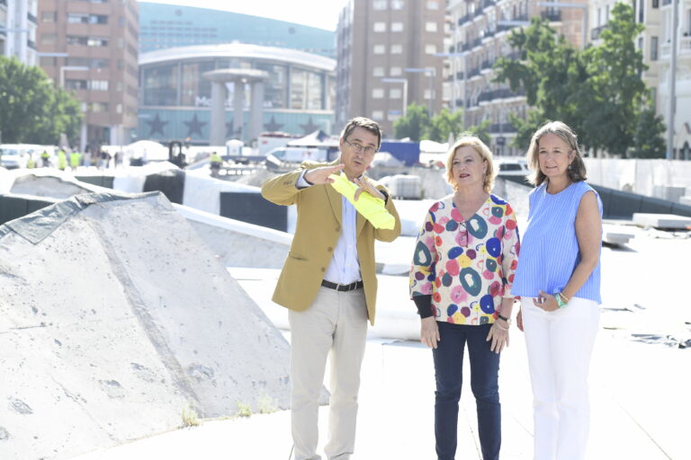 Avanza la mejora de la plaza de Salvador Dalí con más accesibilidad, vegetación y juegos