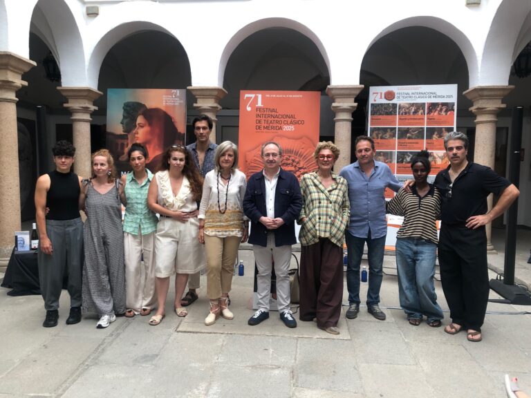 Las troyanas se presenta en el Festival de Mérida, explorando el dolor y la barbarie humana.