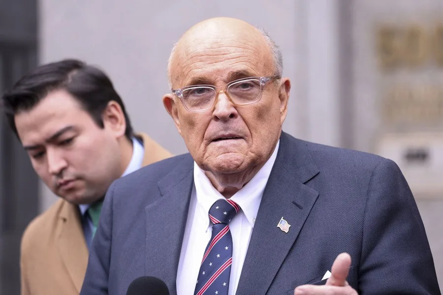 Rudy Giuliani, exalcalde de Nueva York, fue hospitalizado tras sufrir un accidente automovilístico