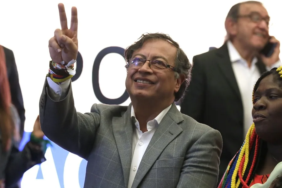 El organismo electoral colombiano afirma que la campaña de Petro en 2022 excedió los límites de
