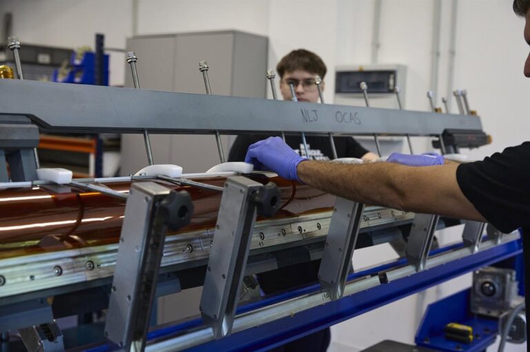 La producción industrial en la Comunidad aumenta un 3,5% en junio, pero sufre un descenso anual