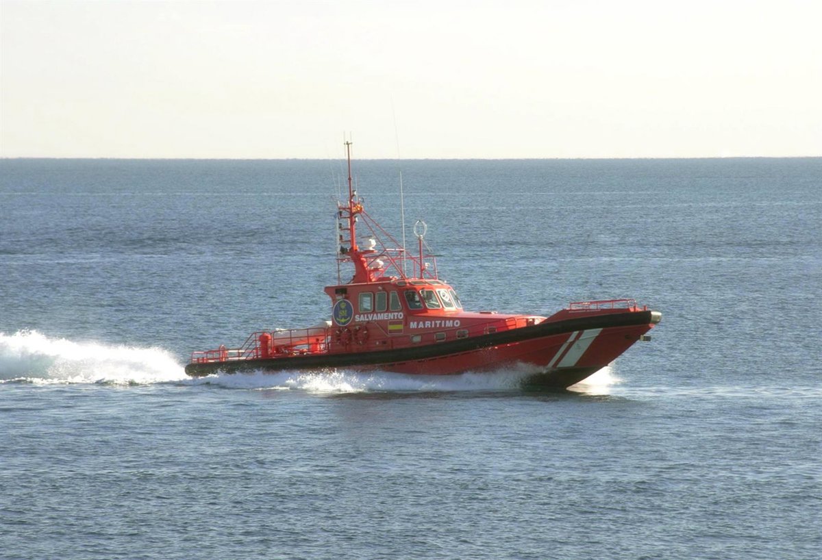 Reanudan la búsqueda del joven perdido en la playa de Los Muertos en Carboneras, Almería