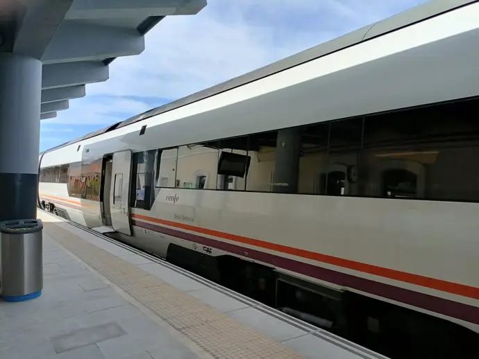 Los trenes media distancia Extremadura-Madrid iniciarán y finalizarán temporalmente en Leganés