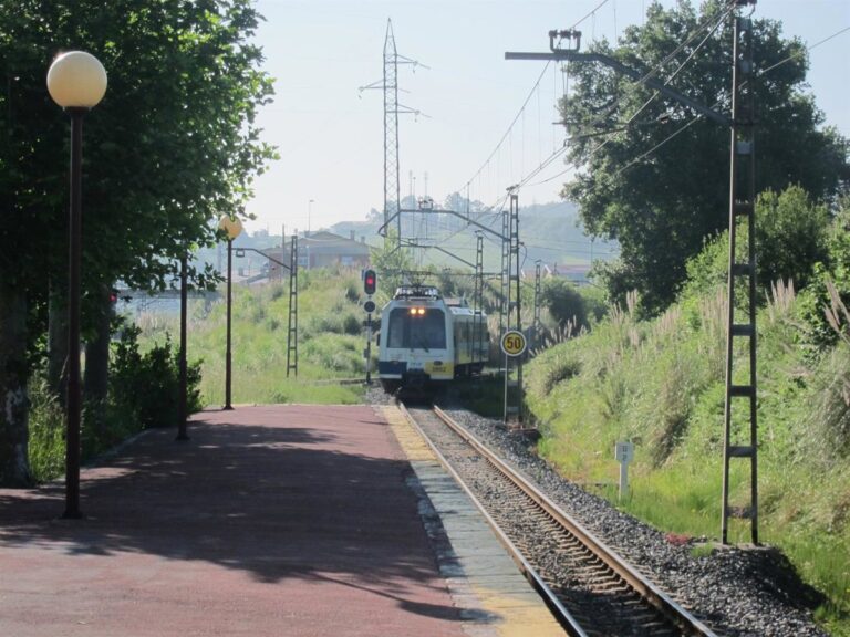 Interrumpido el servicio de trenes entre Solares y Orejo debido a un incidente