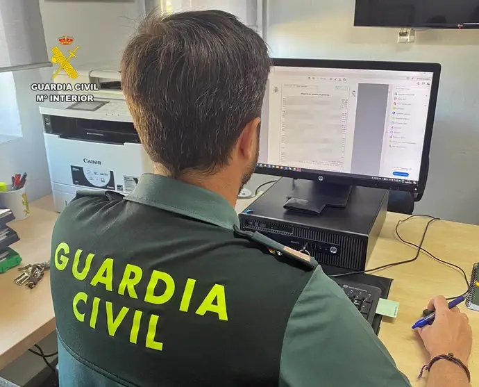 Empleado de servicio postal bajo investigación por robar más de 50 envíos para venderlos