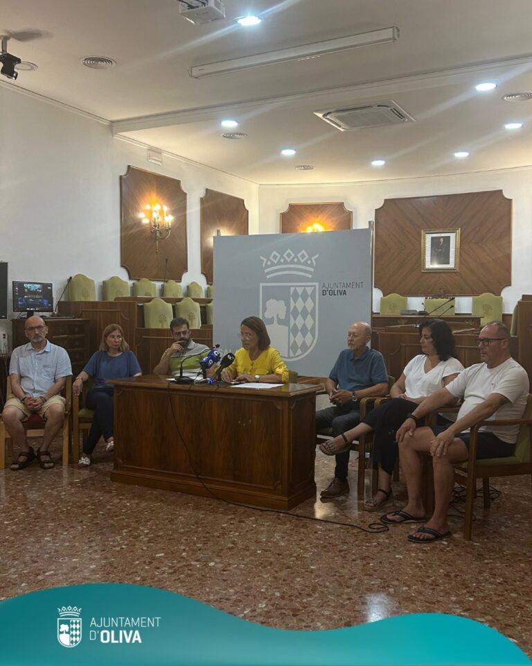 Suspenden a una edil de Oliva por una denuncia relacionada con la venta de pienso para animales