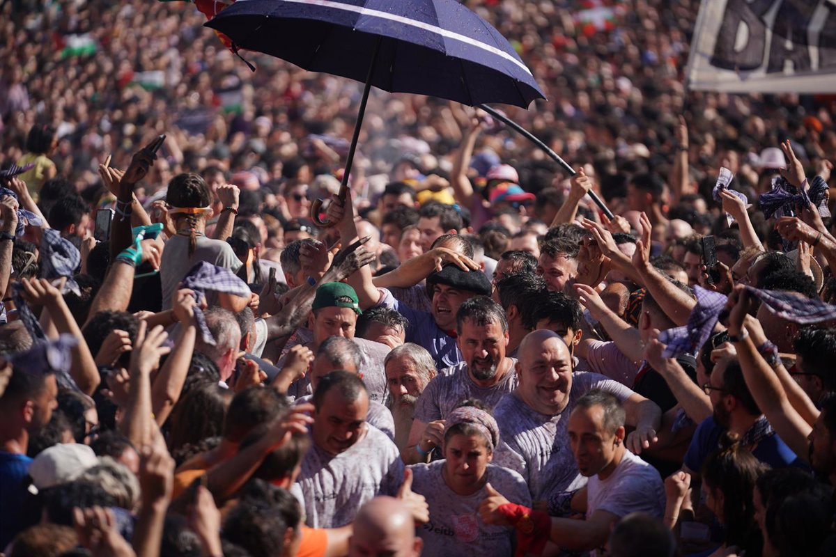 Vitoria-Gasteiz concluye las festividades de La Blanca con gran ambiente y alegría entre los