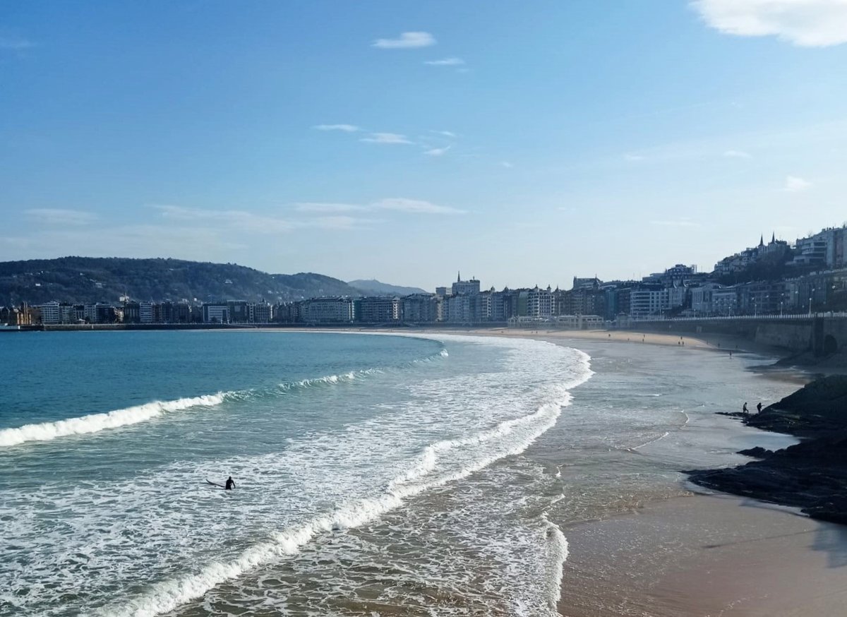 Este domingo se prevén temperaturas elevadas en Euskadi, con máximas de hasta 38 grados en el sur