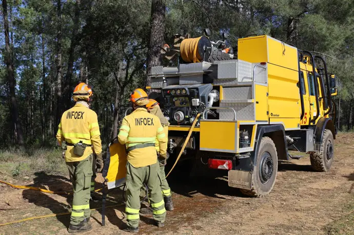 Extremadura sufre 27 incendios forestales en la última semana, con más de 2.300 hectáreas