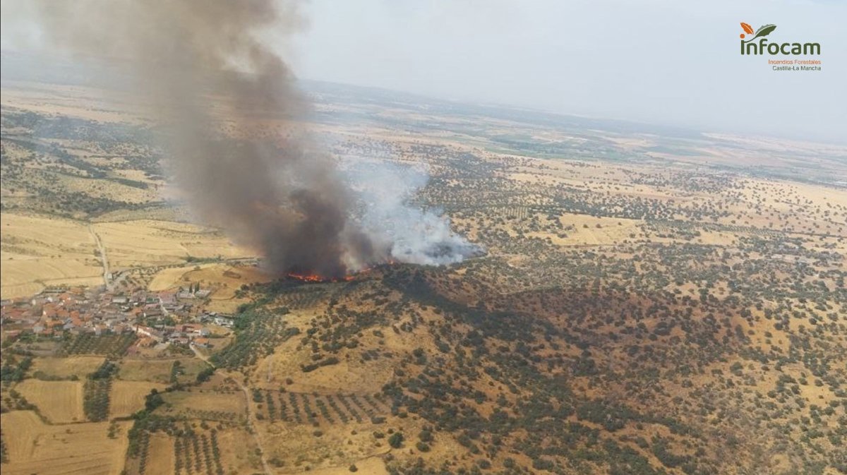 Se declara un incendio en Navalmoralejo (Toledo) alcanzando el nivel 2 por cercanía de humo a la