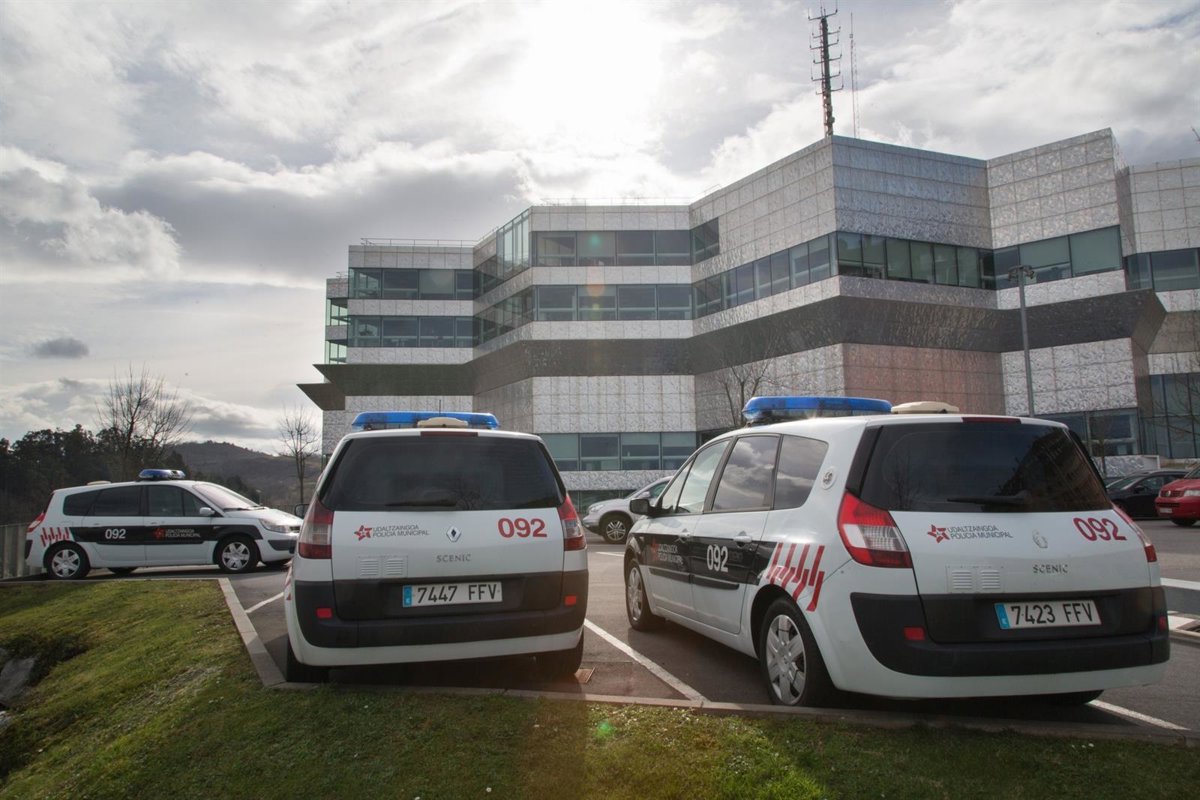 Cinco detenidos por golpear a un hombre para robarle en San Sebastián