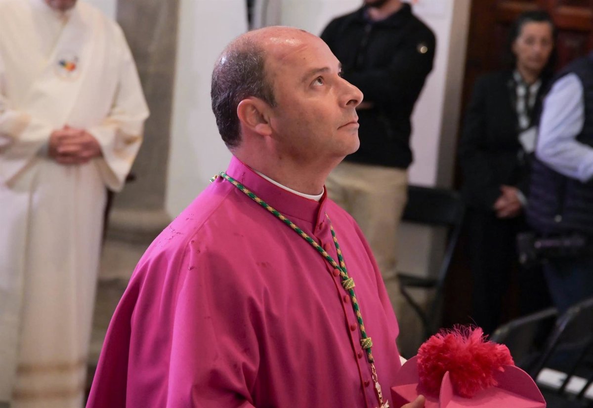 El obispo de Tenerife llama a fomentar la esperanza y ser "constructores de paz" en el Día de la