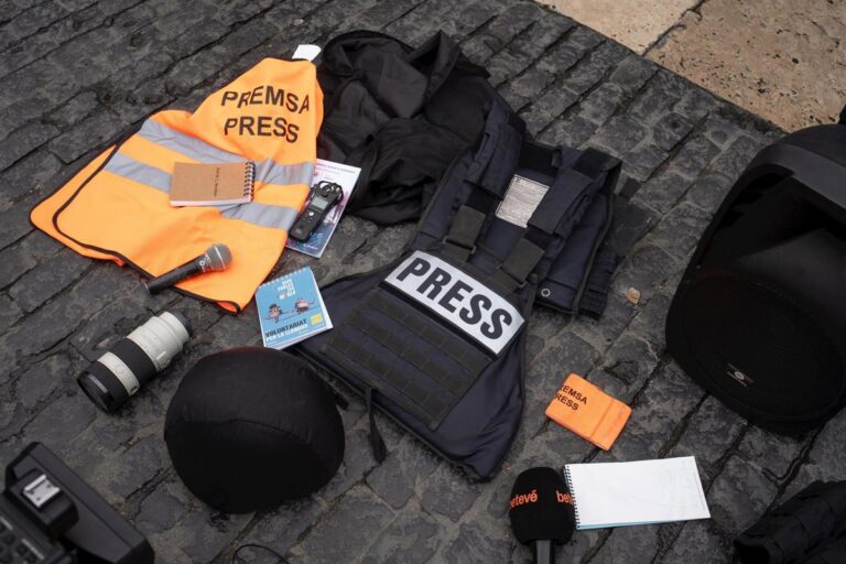 La Casa de los Periodistas apaga un balcón para protestar contra el asesinato de colegas en Gaza