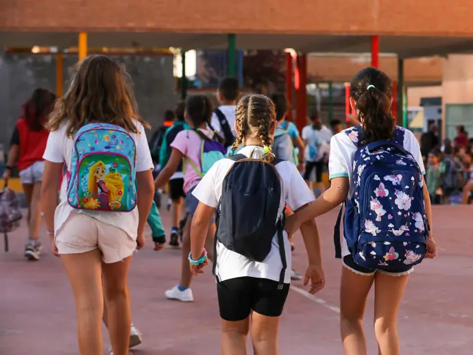 Consumur recomienda comparar precios, aprovechar rebajas y planificar las compras con antelación
