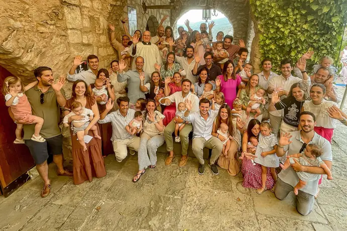Torreciudad celebra un gran día con la presentación de 21 bebés a la Virgen del santuario