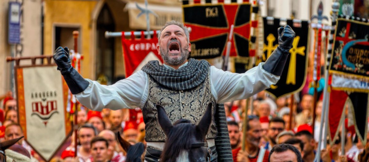 À Punt transmitirá el viernes más de ocho horas en directo las entradas de Moros y Cristianos en