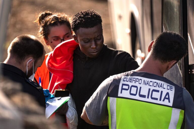 Policías nacionales reclaman más recursos para gestionar la llegada de migrantes a Baleares