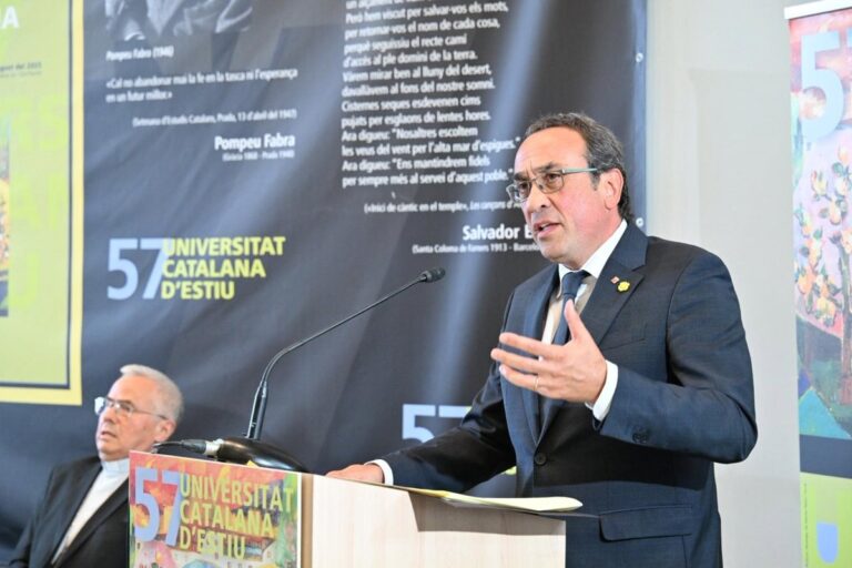 Rull defiende a Montserrat como símbolo de la identidad catalana en la entrega del Premi Canigó