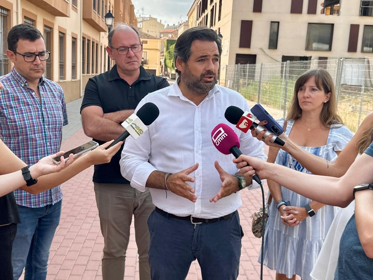 Núñez urge a Page retomar las obras del Conservatorio de Almansa: "Las 400 familias no pueden