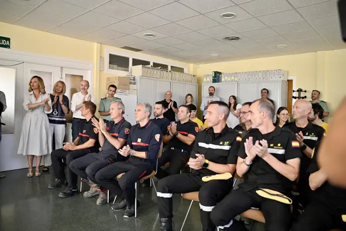 La UME, reconocido por su ayuda en las inundaciones de junio, recibe elogios de Alegría en Azuara