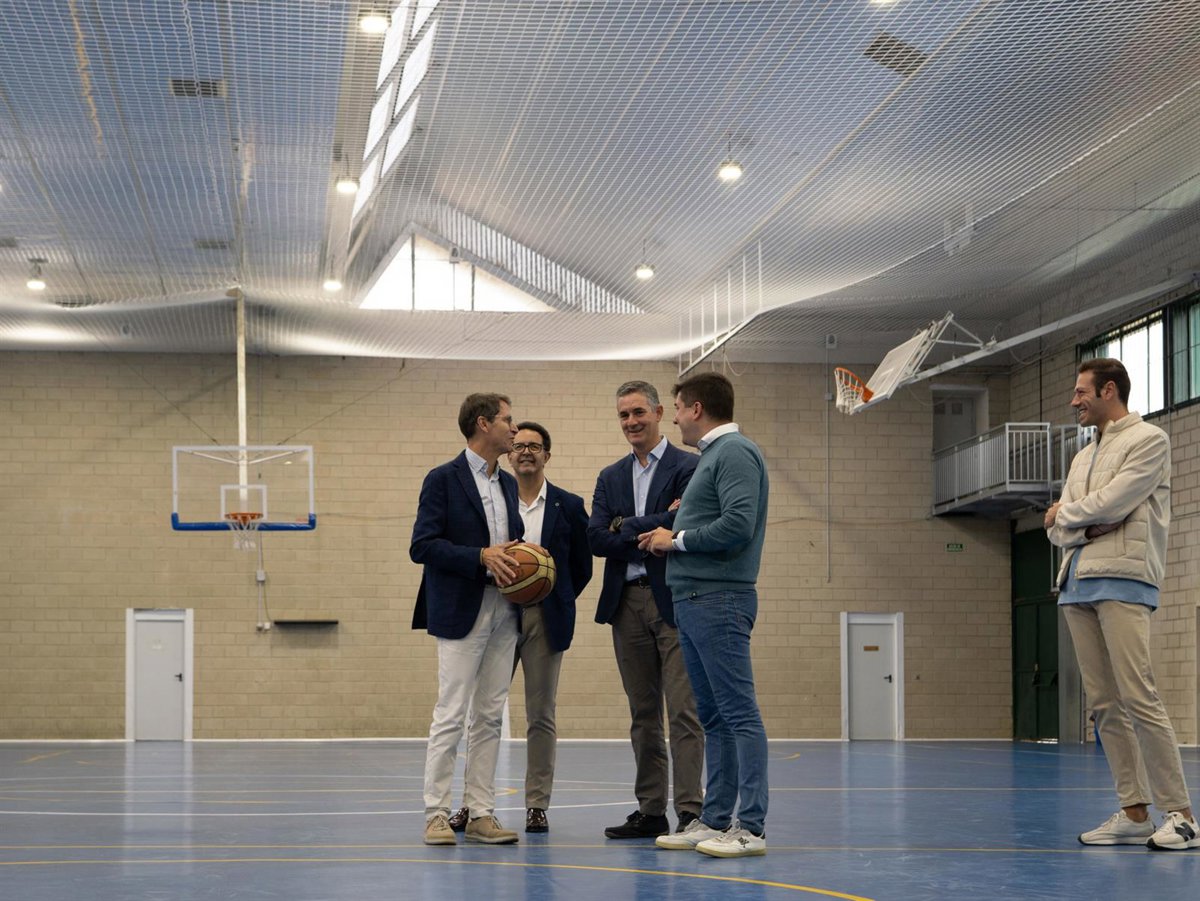 El polideportivo Valle del Oja de Santo Domingo cuenta con nueva cubierta tras las reparaciones