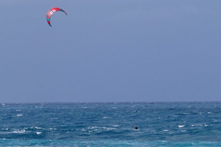 Cielos mayormente despejados y temperaturas que podrían superar los 30º este sábado en Canarias