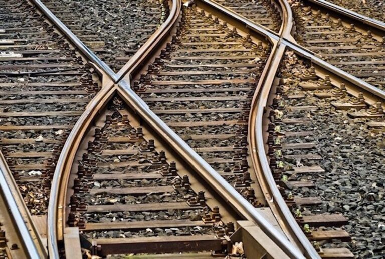 Renfe ajusta sus rutas de autobuses entre Madrid, Logroño y Bilbao por obras en Miranda de Adif