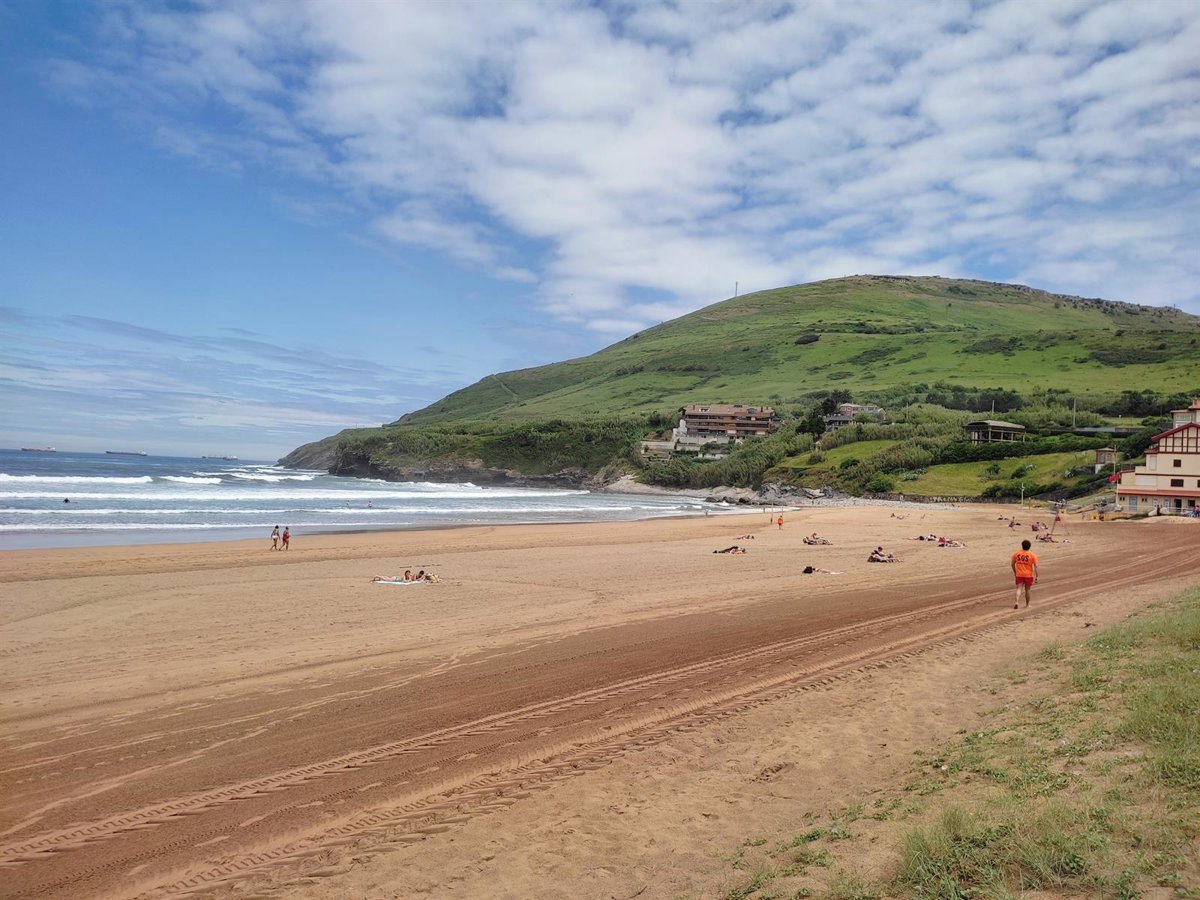 Solo la playa de Toña no permite el baño este domingo en Bizkaia