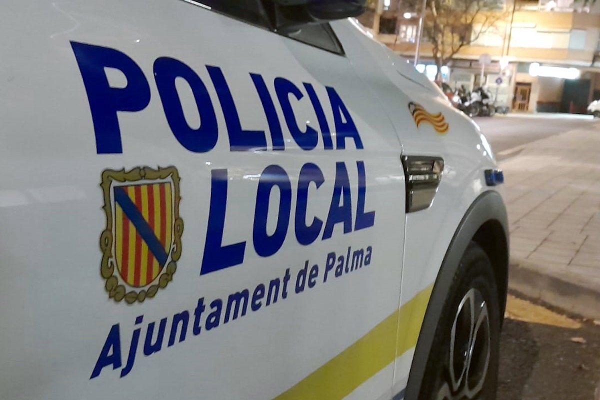 Un hombre resultó gravemente herido tras un accidente y ser despedido del vehículo en la Ma-19