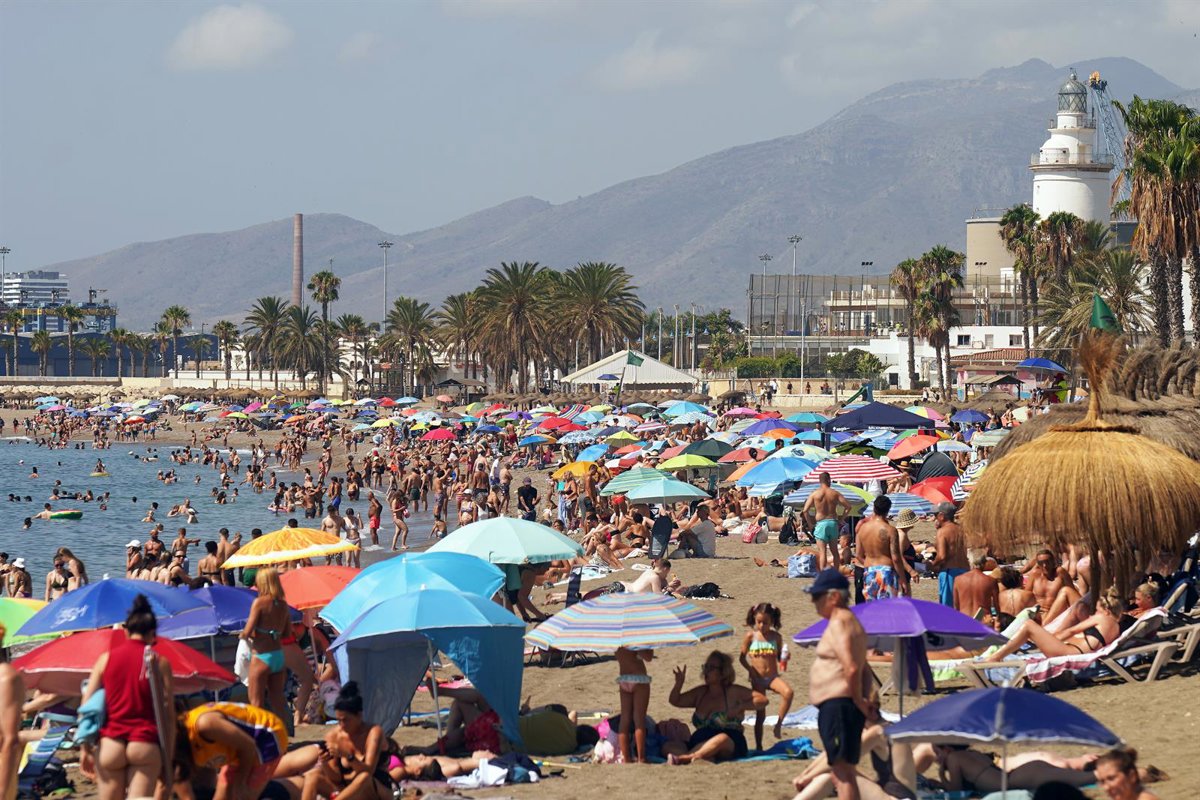 El gasto turístico en Andalucía desciende cerca del 10% este verano, según el sector de la