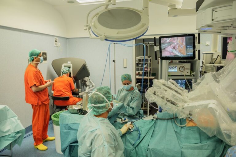 Son Espases realiza las primeras cirugías torácicas robóticas en Baleares, un avance en sanidad