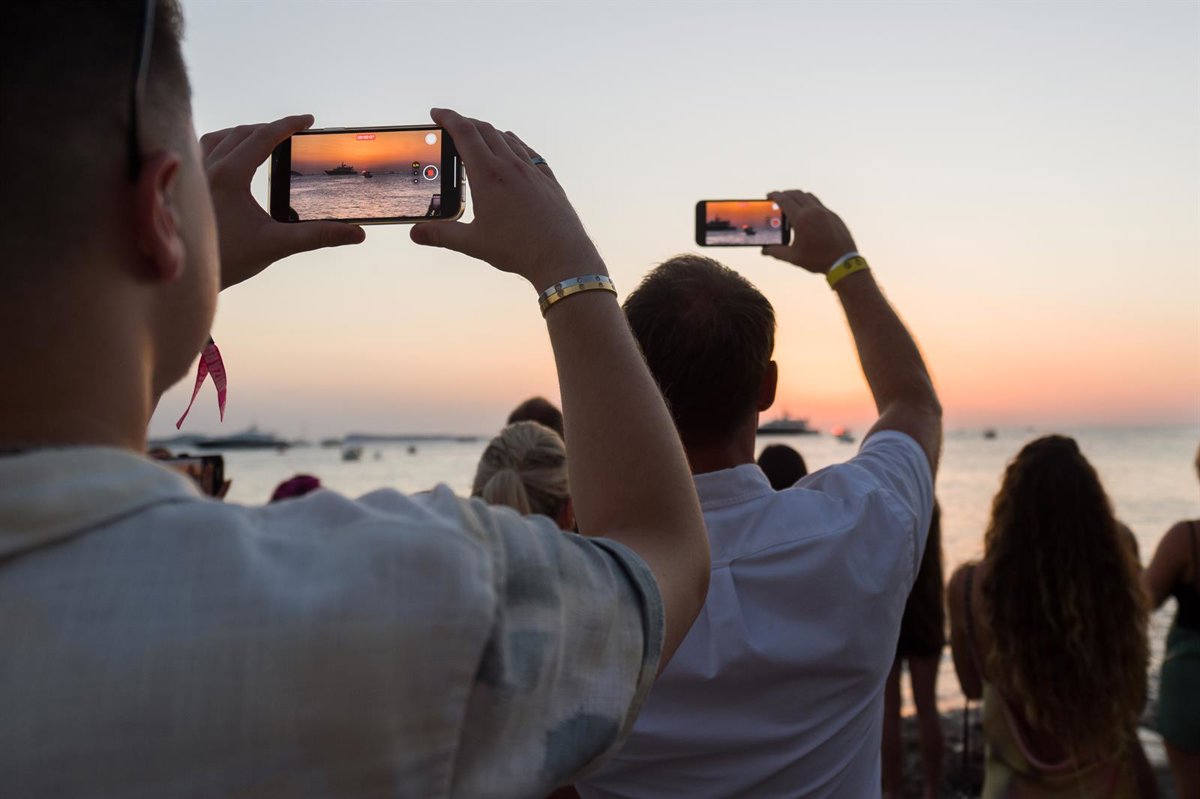 La 'mili' alemana amenaza a turistas y millones en ingresos en Baleares y Canarias