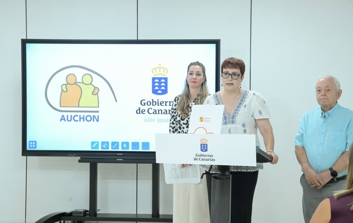Canarias presenta una iniciativa para que jóvenes y mayores que viven solos compartan vivienda