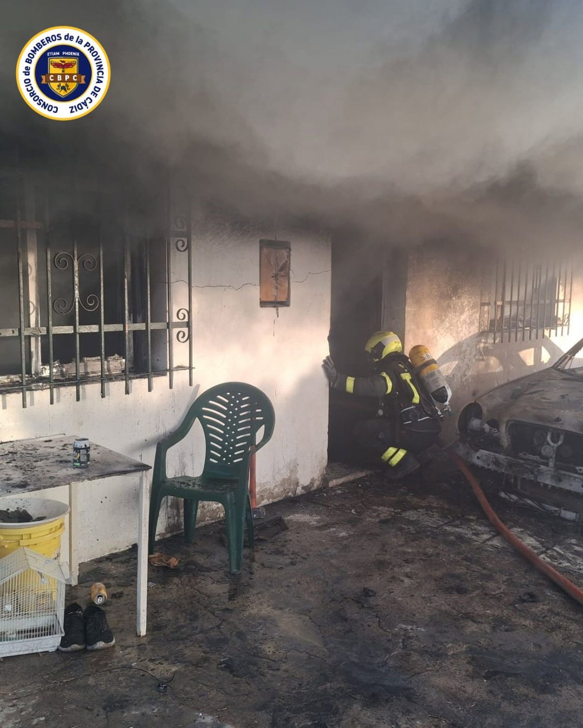 Encuentran a una persona muerta tras apagar un incendio en una casa de Chipiona, Cádiz