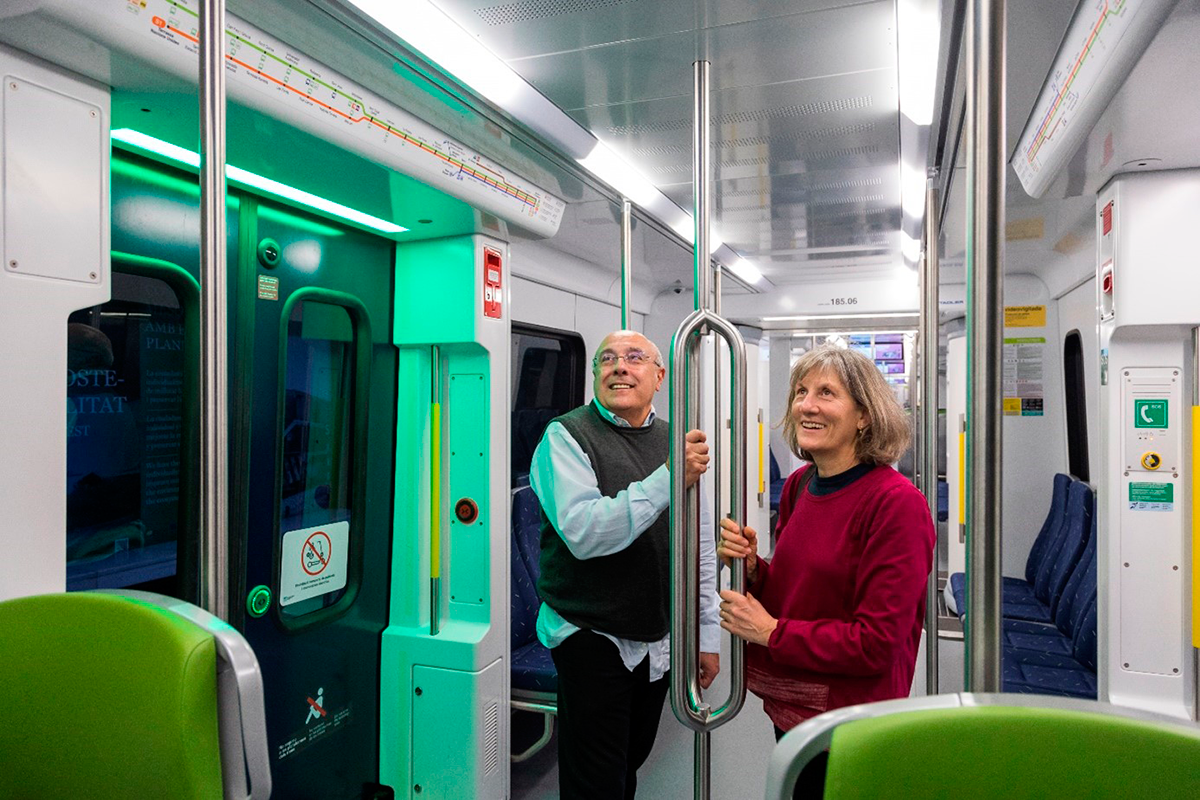 Ferrocarrils adapta el carnet de pensionista a la T-mobilitat para facilitar su uso