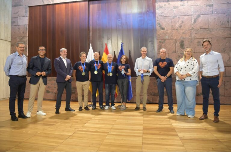 El Gobierno homenajea a la delegación de Tenerife por su éxito en competiciones internacionales