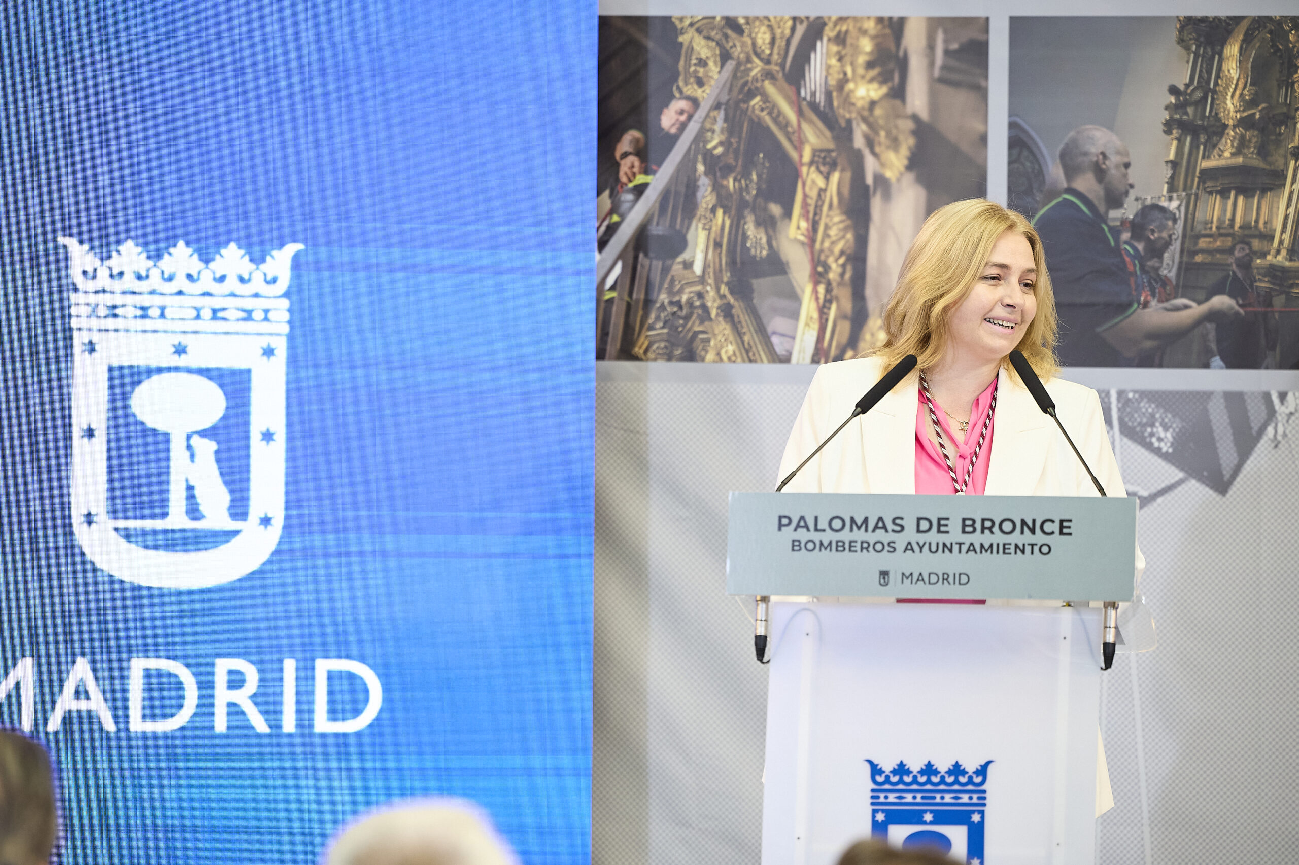 Sanz solicita a la Virgen de la Paloma que apoye a los bomberos que combaten los incendios en