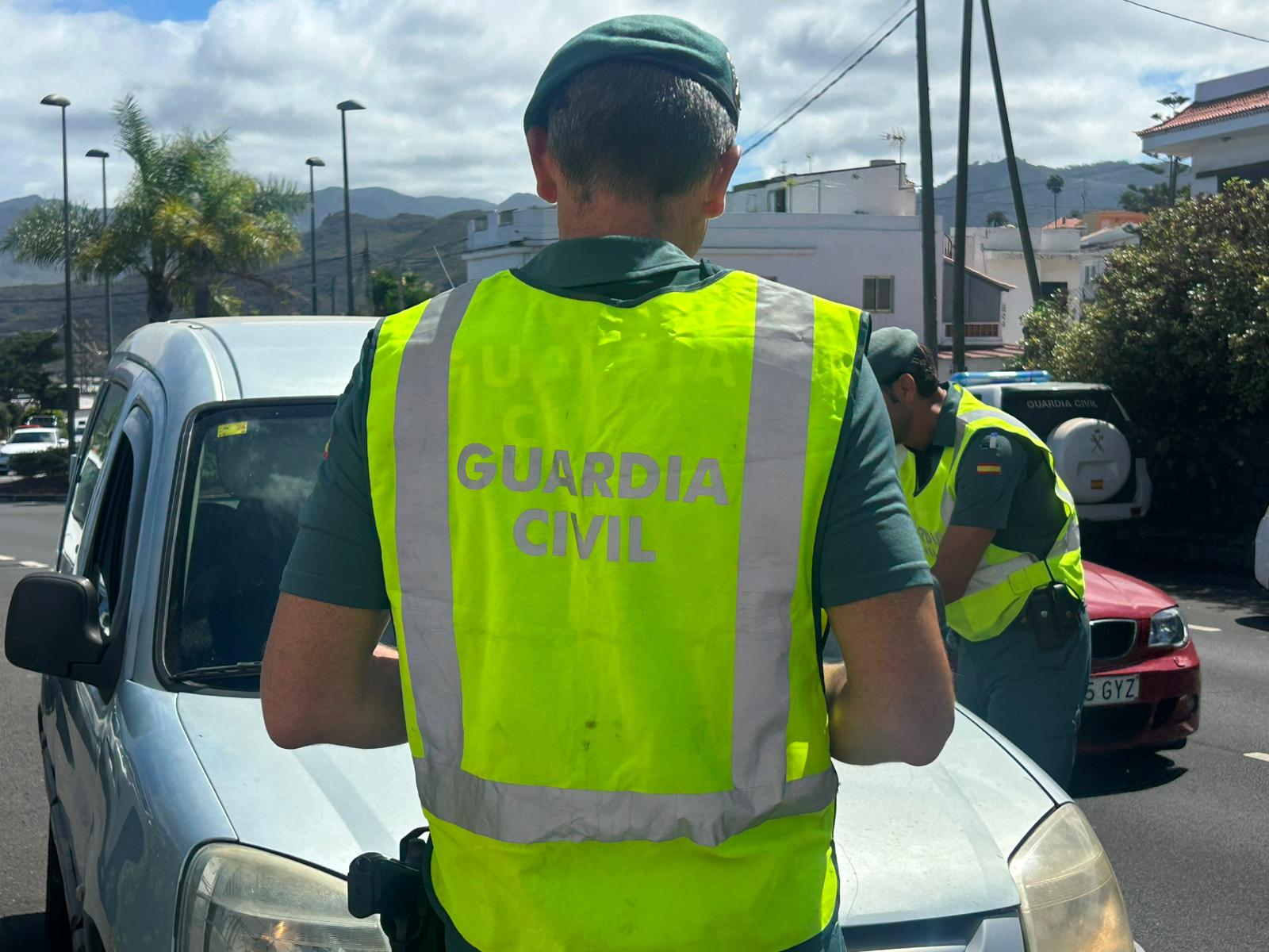 La Guardia Civil se une al Gobierno de Canarias en el fortalecimiento de la seguridad y prevención.