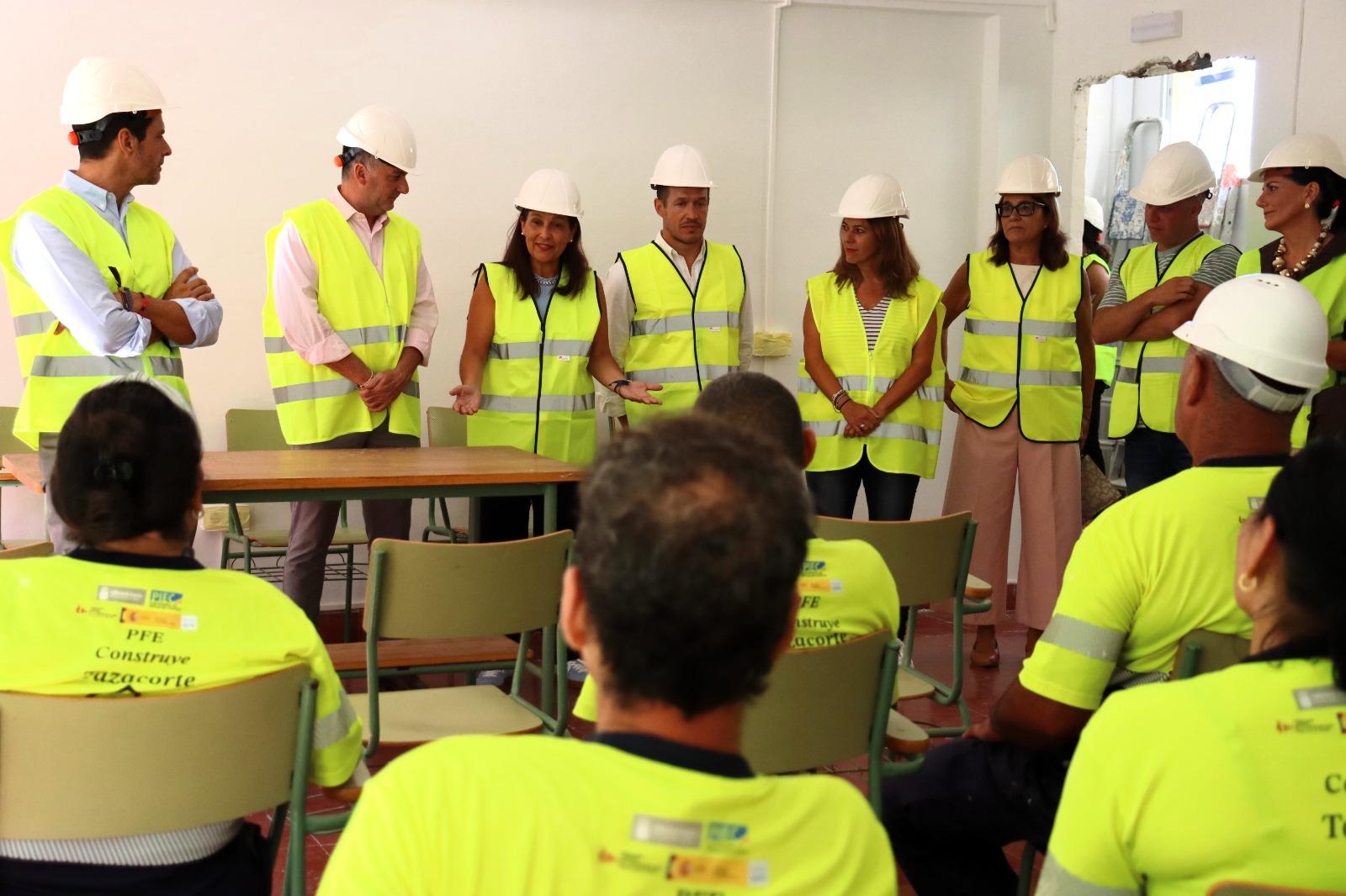 Empleo impulsa en La Palma la iniciativa 'Construye Tazacorte' para mejorar el entorno local