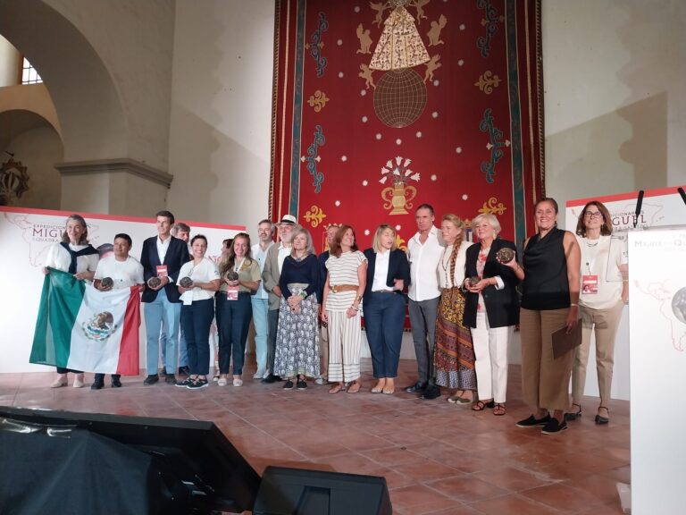 Victoria Bazaga cierra el I Congreso Internacional Expedicionarios Miguel de la Quadra-Salcedo.