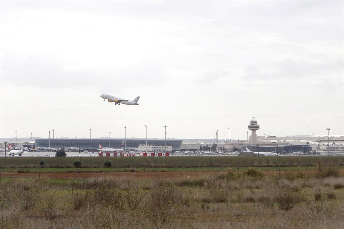 Los aeropuertos de Baleares tendrán este domingo 1.669 vuelos, un 0,85% más que en 2024