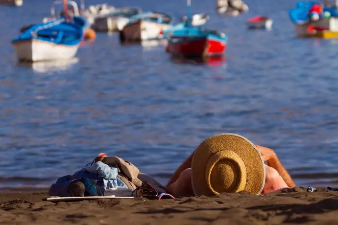 Los turistas internacionales en Canarias aumentan un 6% en julio y el gasto llega a 2.219 millones