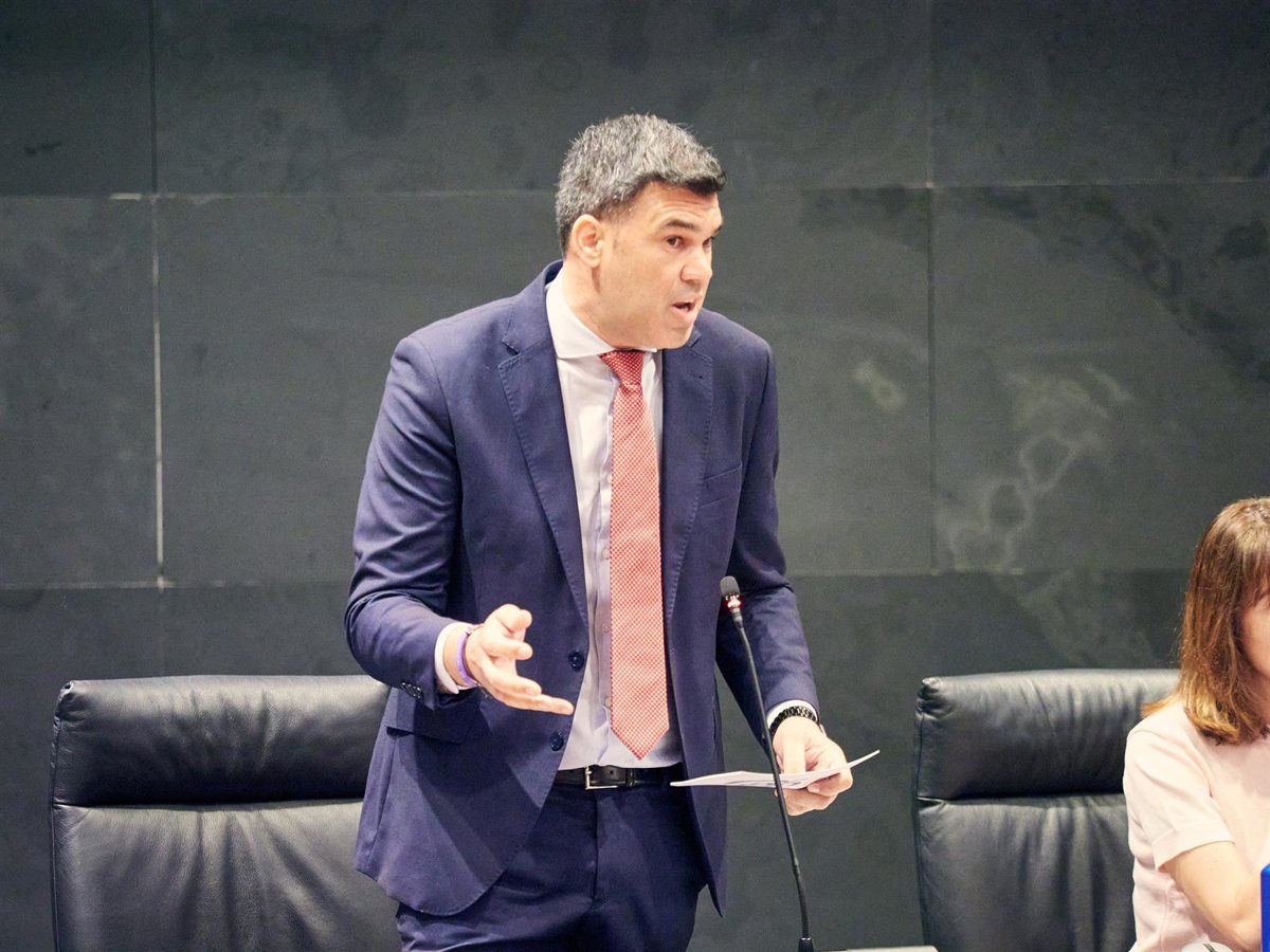 Javier García (PPN) evita aclarar si alteró su currículum y dice que responde solo a cuestiones