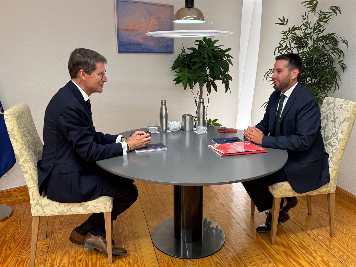 García (PSOE) propone un pacto que incluya a la Federación de Municipios para la acogida de