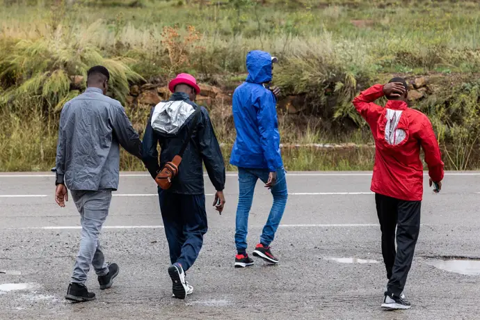 Llegan a Zaragoza 20 jóvenes refugiados que proceden de Canarias y comienzan una nueva etapa en la