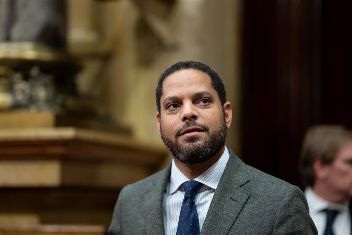 Ignacio Garriga (Vox) critica a Sánchez por "mentir, insultar a jueces y señalar a la policía