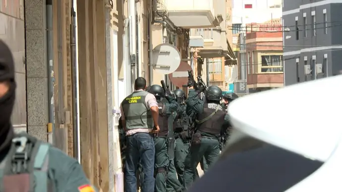 Detenido un hombre por su fuga tras disparar contra otro varón en Alfafar, se ofrecen conferencias
