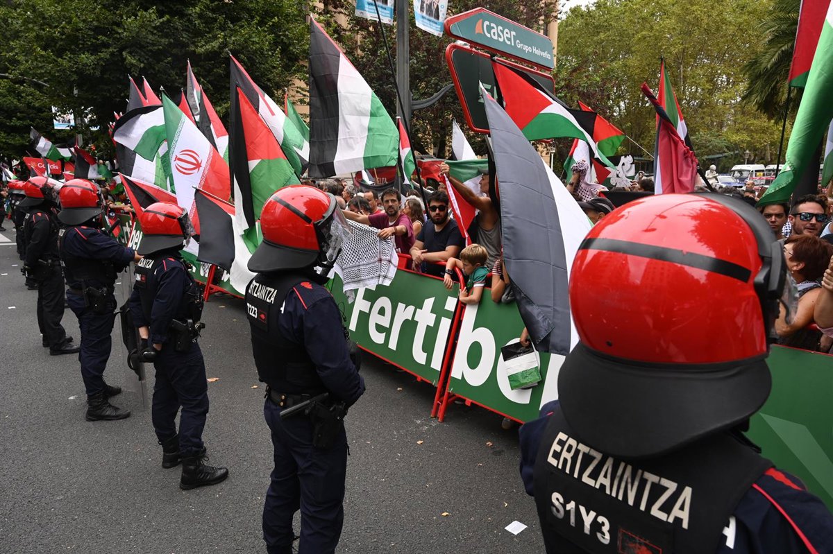 Libertad para los tres arrestados en las manifestaciones de La Vuelta en Bilbao