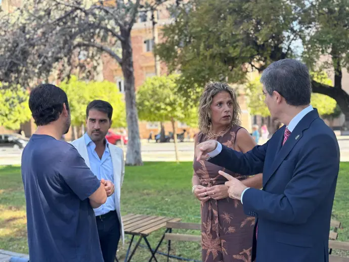 La feria de foodtrucks 'Cómete Murcia' se celebra nuevamente en el Paseo Teniente Flomesta por